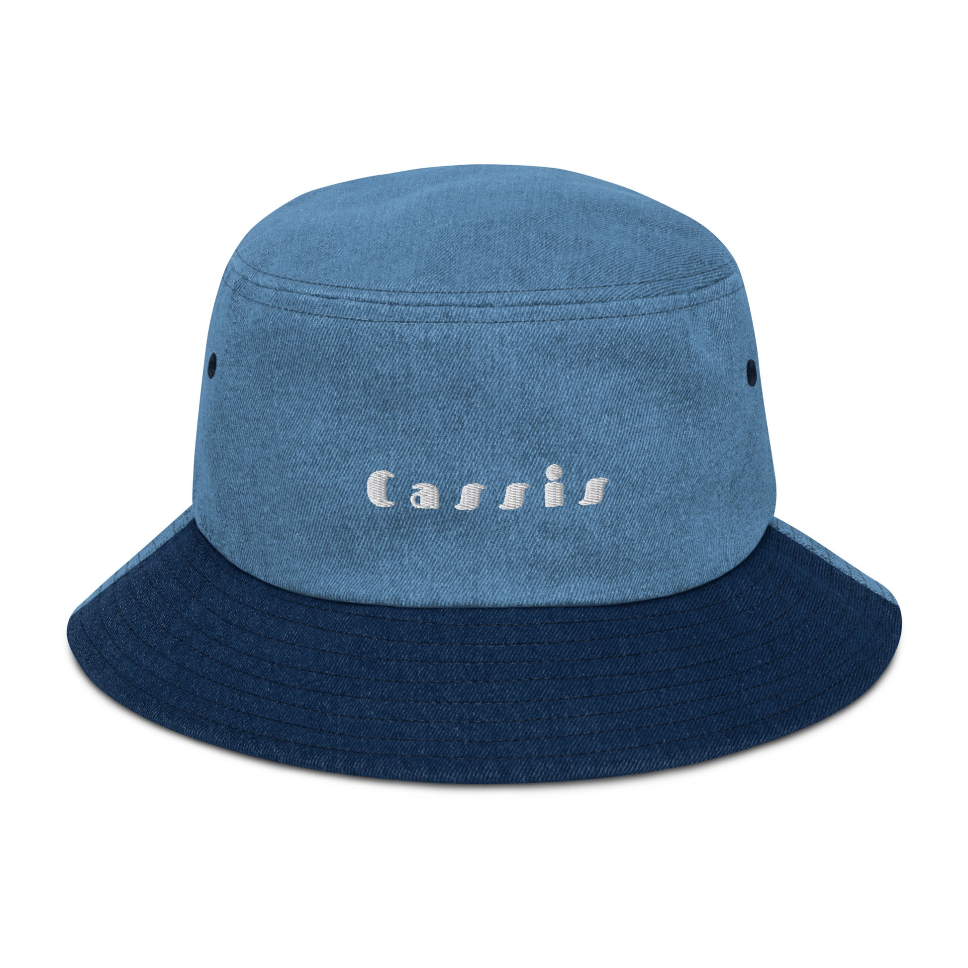 Cassis bucket hat with bold white embroidery