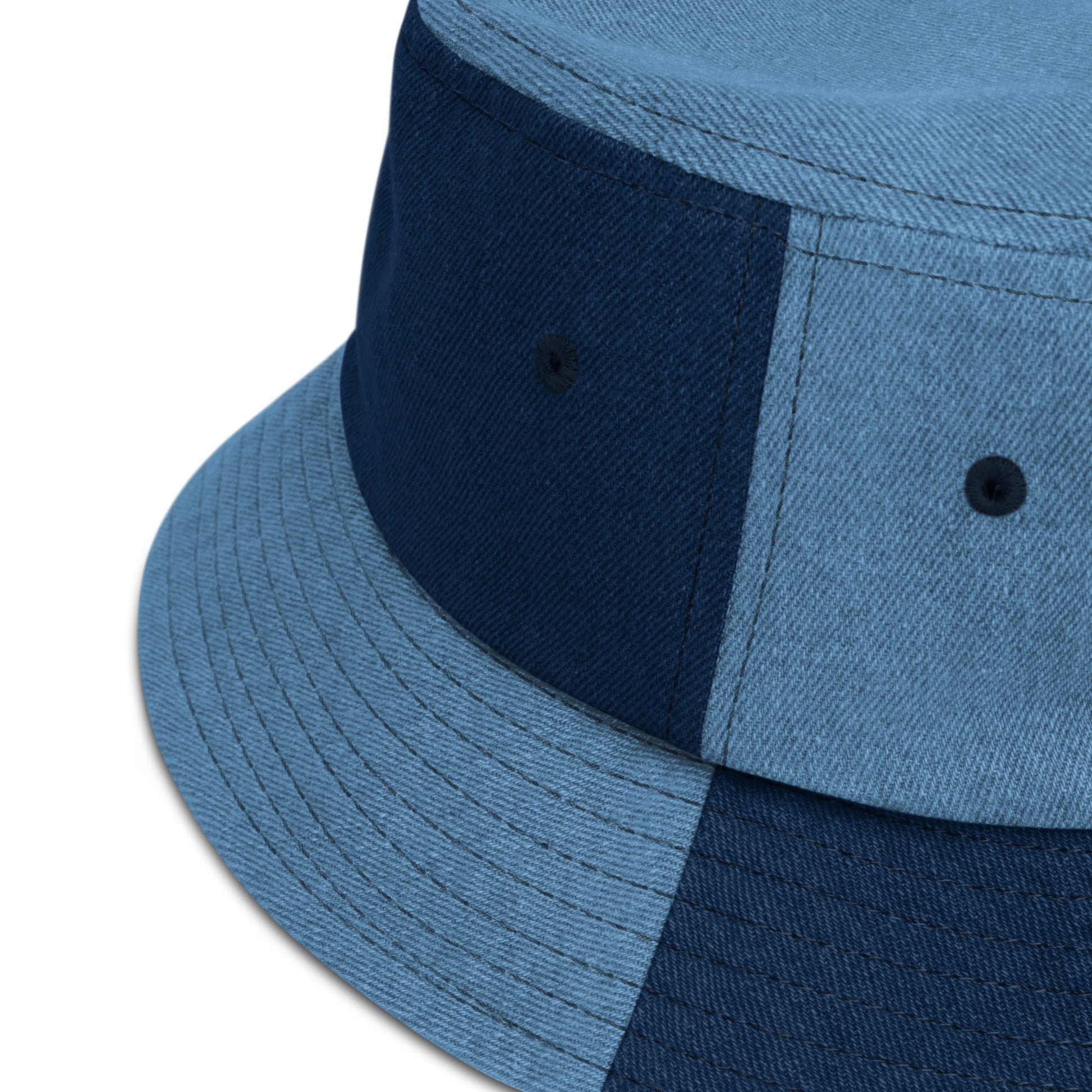 Cassis bucket hat with bold white embroidery